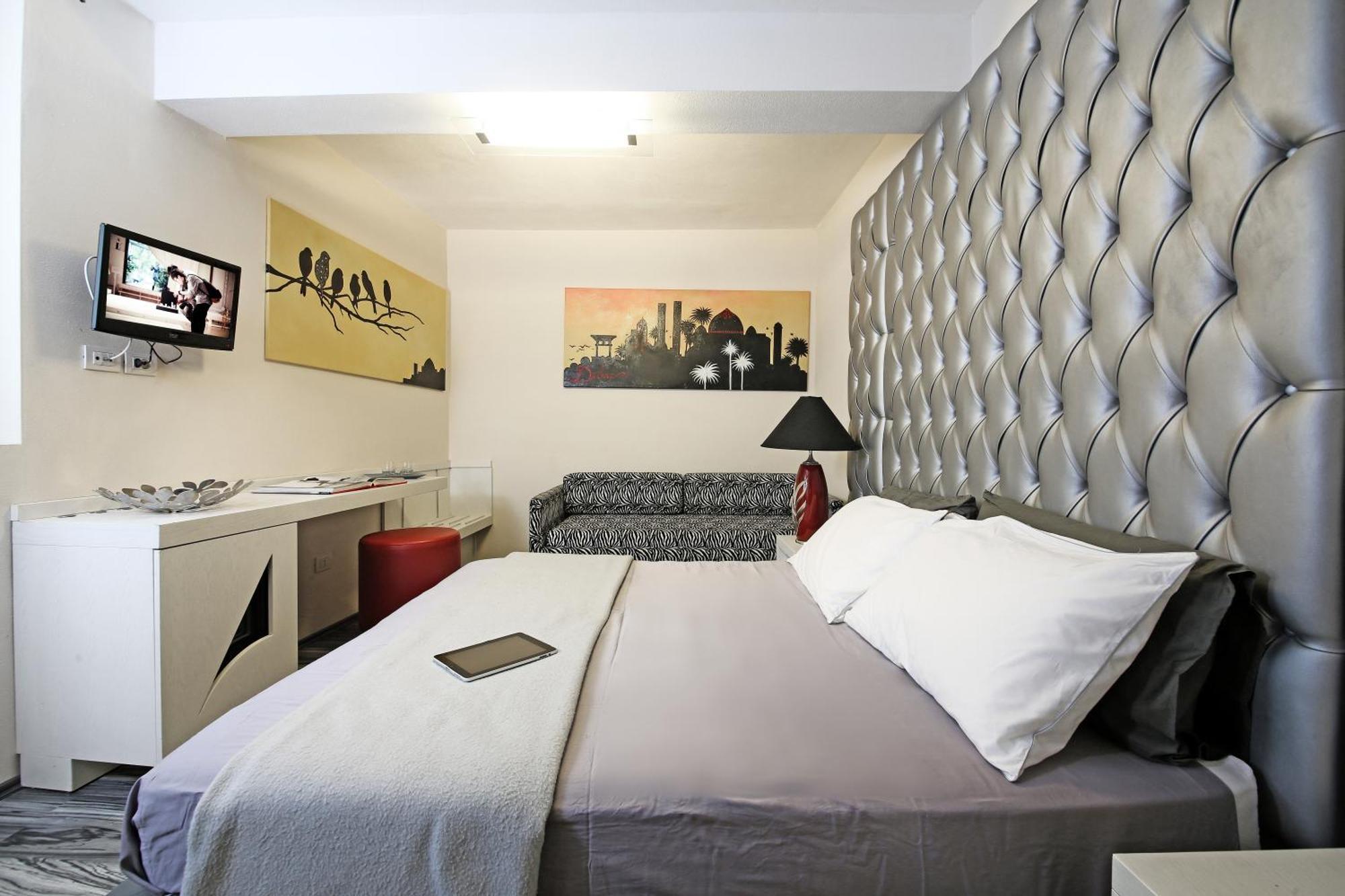 Happy Hotel Atelier Gardone Riviera Centro & Beach Quarto foto